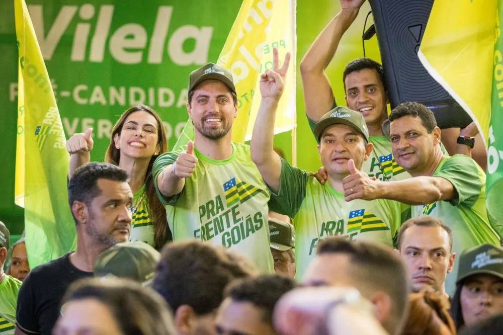Ao lado do prefeito de Valparaíso, Pábio Mossoró lança pré-candidatura.