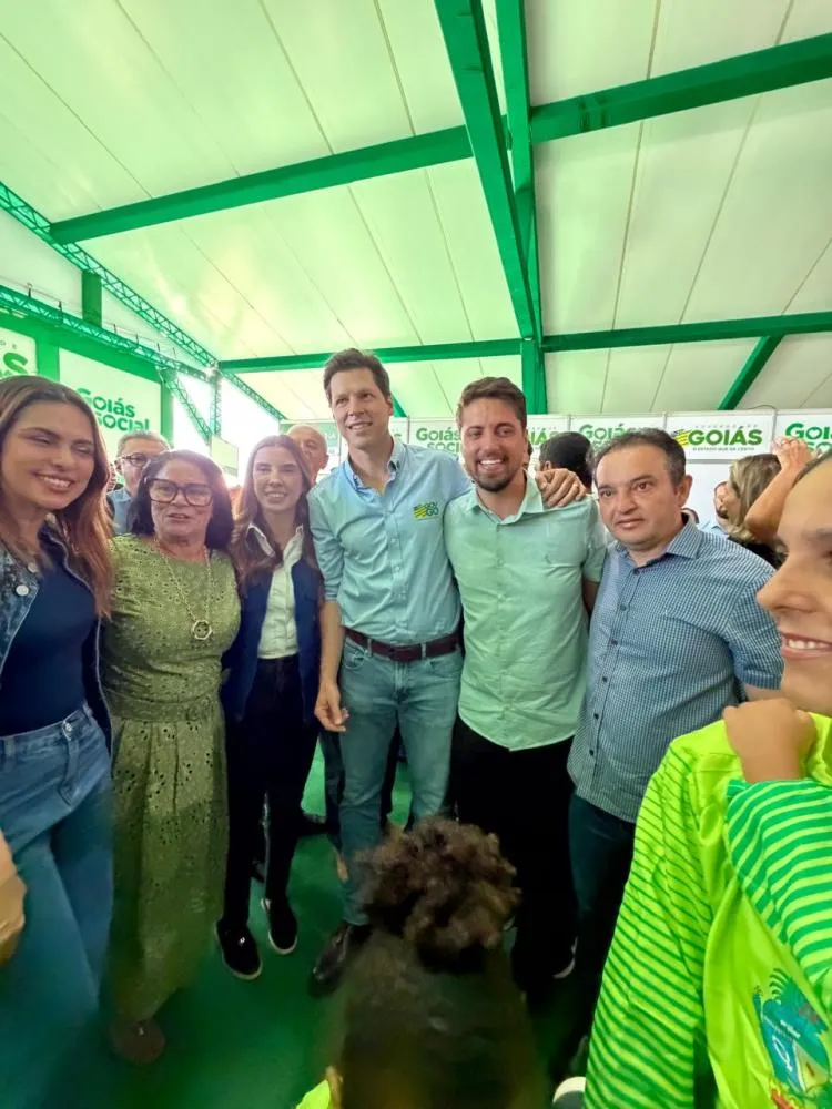 Governador Daniel Vilela, ao lado do prefeito Marcus Vinicius e a secretaria de saúde Luciana Caixeta. Foto: Divulgação