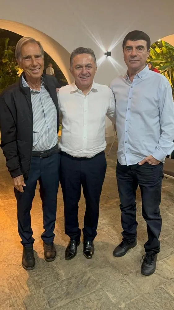Manoel Alexandre (centro) ao lado de Simão Sarkiz e Geraldo Piquet