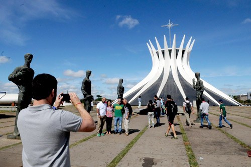 Tudo o que o consumidor for contratar deve ser registrado e guardado. Foto: Agência Brasília